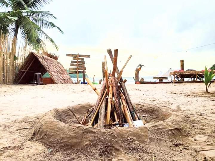 Bucana Kamp Payapa Beachfront エルニド エクステリア 写真